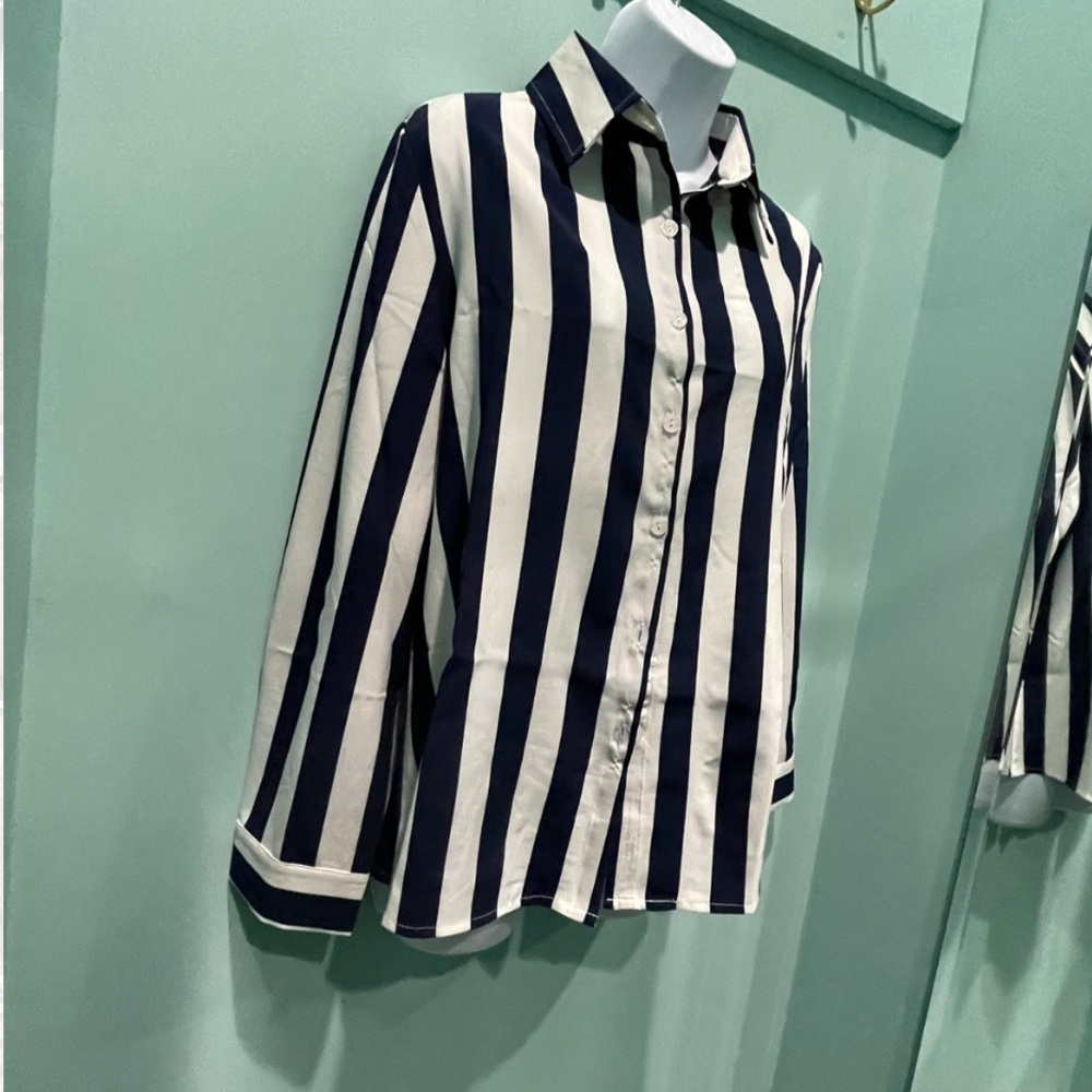 Button down Shirt - Picture 2 of 3